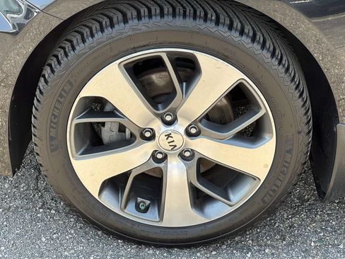 Used 2019 Kia Optima S w/ S Panoramic Sunroof Package FWD image 9