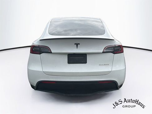 Used 2023 Tesla Model Y Performance AWD/4WD image 4