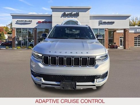 Certified 2024 Jeep Wagoneer Series II w/ Flexible Seating Group AWD/4WD image 3
