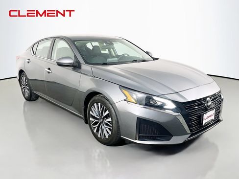 Used 2023 Nissan Altima 2.5 SV FWD image 4