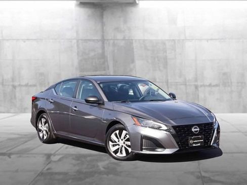Certified 2024 Nissan Altima 2.5 S FWD image 2