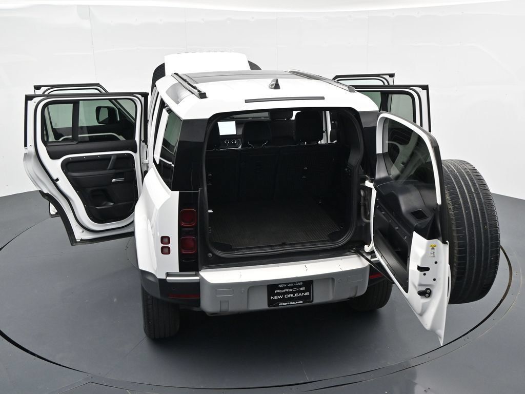 Used 2025 Land Rover Defender 110 S AWD/4WD image 18