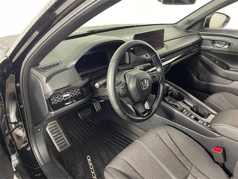Used 2025 Honda Accord Sport image 3