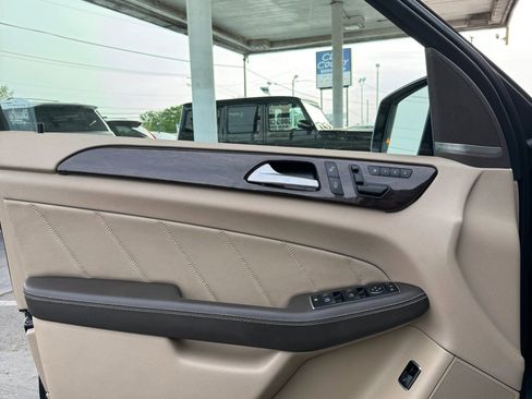 Used 2016 Mercedes-Benz GL 450 4MATIC image 23