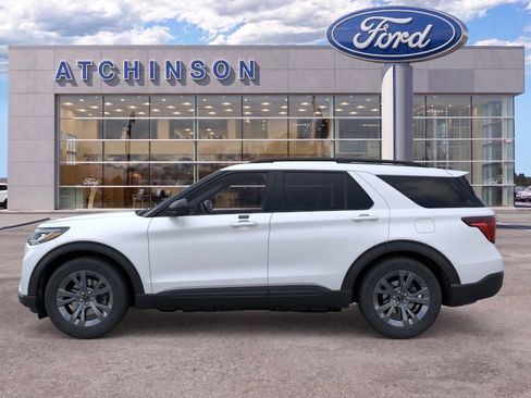 Used 2026 Ford Explorer Active w/ Active Comfort Package AWD/4WD image 3