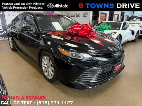 Used 2018 Toyota Camry LE image 1