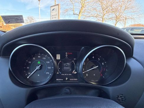 Used 2017 Jaguar XE R-Sport image 24