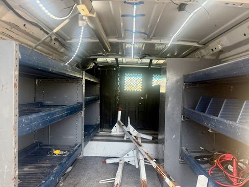 Used 2008 Ford E-350 and Econoline 350 Super Duty RWD image 8