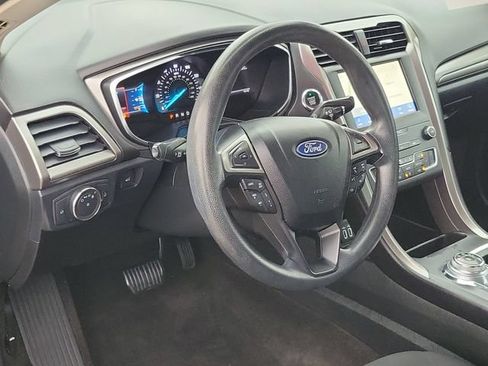 Used 2020 Ford Fusion SE AWD/4WD image 10