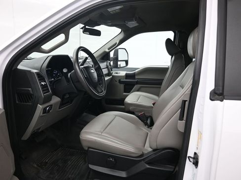 Used 2021 Ford F250 XL w/ Power Equipment Group image 9