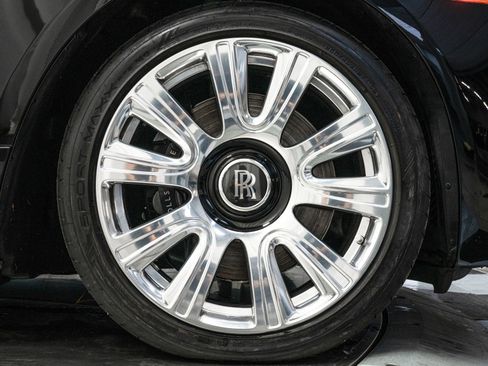 Used 2017 Rolls-Royce Dawn image 35