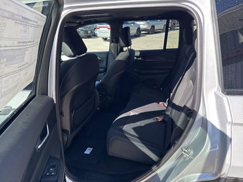 New 2025 Jeep Grand Cherokee Laredo X w/ Luxury Tech Group I image 8