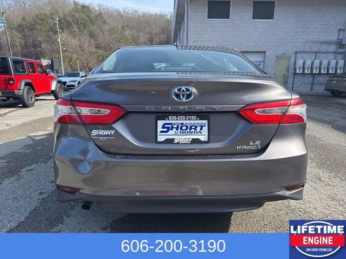 Used 2020 Toyota Camry LE image 8