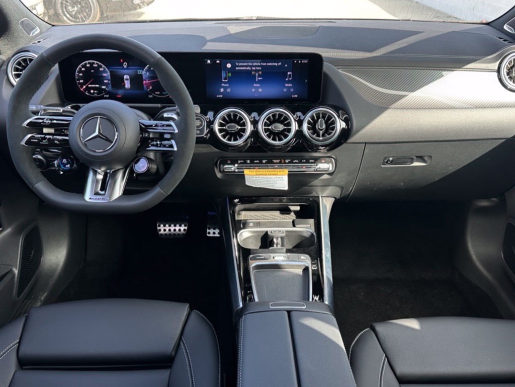 Used 2025 Mercedes-Benz GLA 35 AMG 4MATIC image 24