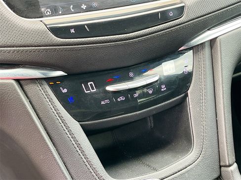 Used 2022 Cadillac XT5 Premium Luxury image 15