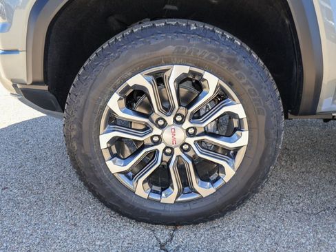 New 2026 GMC Canyon Denali image 35