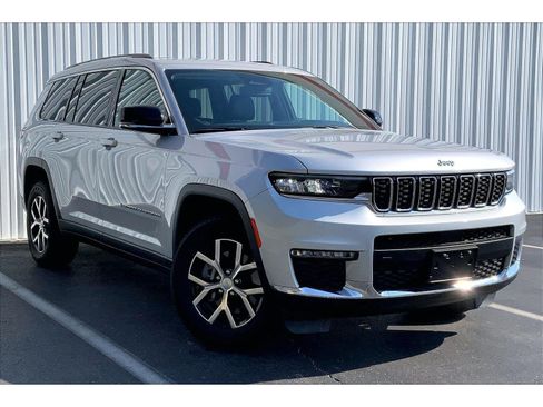 Used 2023 Jeep Grand Cherokee L Limited AWD/4WD image 2