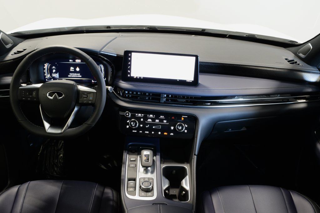 Certified 2026 INFINITI QX60 Sport w/ Dark Cargo Package AWD/4WD image 15