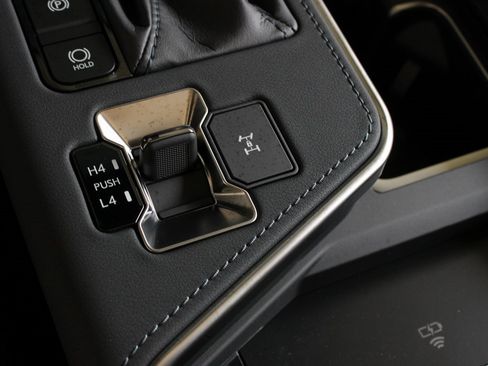 Used 2025 Lexus GX 550 image 17