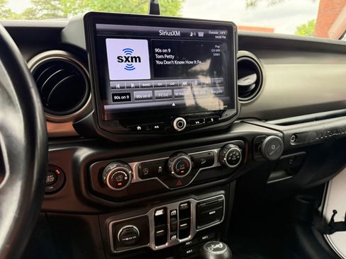 Used 2018 Jeep Wrangler Unlimited Sport S AWD/4WD image 18