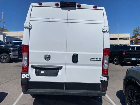 Used 2025 RAM ProMaster 2500 w/ Convenience Group FWD image 7