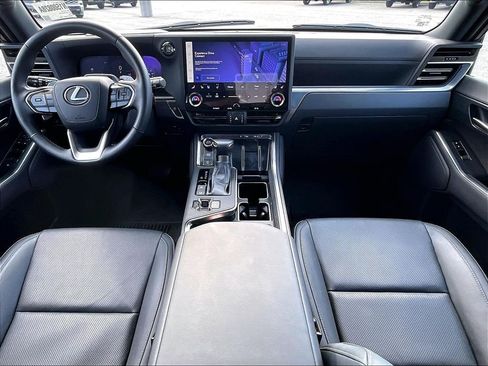 Used 2024 Lexus GX 550 w/ Accessory Package (2T) AWD/4WD image 22
