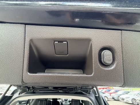 Used 2015 Chevrolet Suburban LTZ AWD/4WD image 47