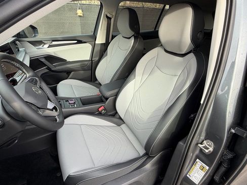 New 2026 Volkswagen Tiguan SE FWD image 21