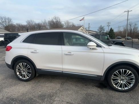 Used 2018 Lincoln MKX Reserve w/ Driver Assistance Package image 9