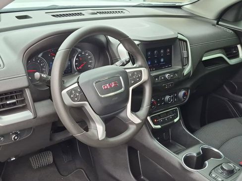 Used 2023 GMC Terrain SLE w/ Driver Convenience Package FWD image 2