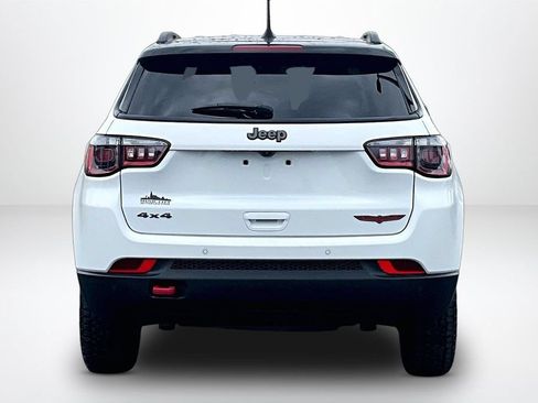 Used 2025 Jeep Compass Trailhawk AWD/4WD image 7