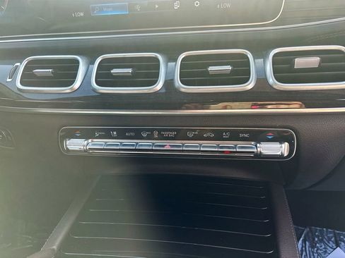 Used 2022 Mercedes-Benz GLS 450 4MATIC image 29
