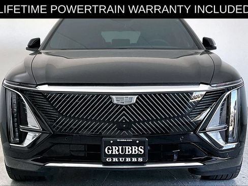 Used 2025 Cadillac Lyriq Luxury w/ LPO, Floor Liner Package AWD/4WD image 4