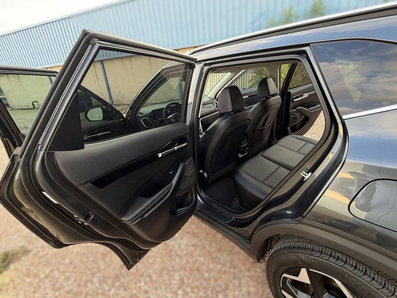 Used 2025 Kia Seltos EX FWD image 17