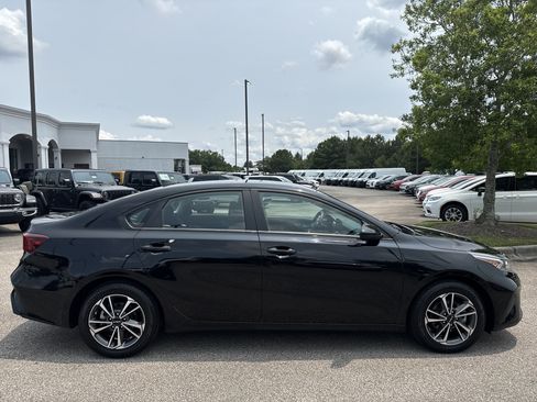 Used 2024 Kia Forte LXS FWD image 8