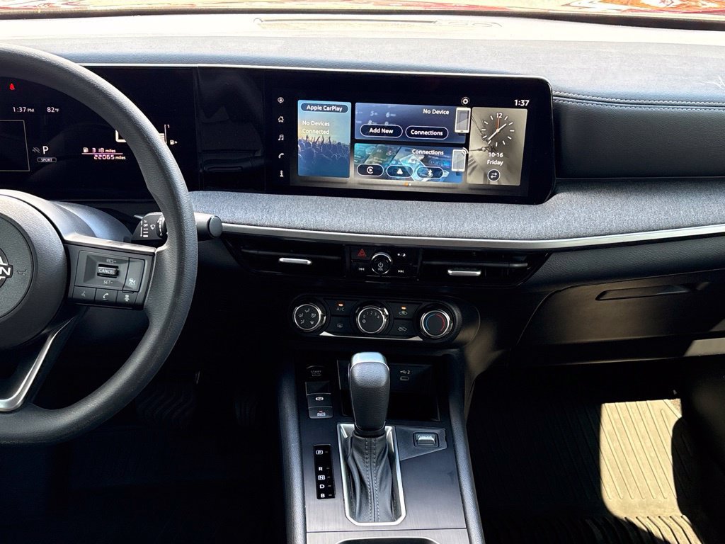 Used 2025 Nissan Kicks SV FWD image 30