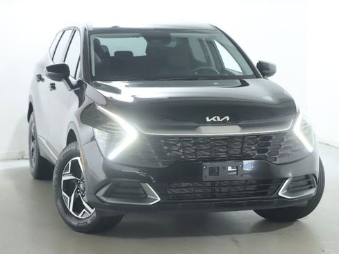 Used 2025 Kia Sportage LX AWD/4WD image 2