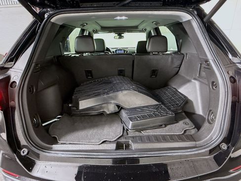 Used 2023 Chevrolet Equinox Premier FWD image 35