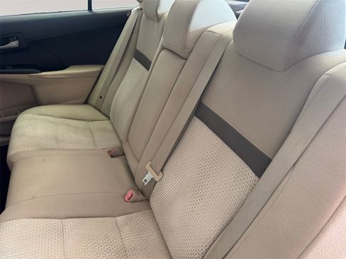 Used 2014 Toyota Camry LE image 13