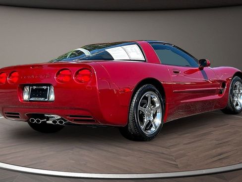 Used 2002 Chevrolet Corvette Coupe w/ Preferred Equipment Group2 RWD image 7