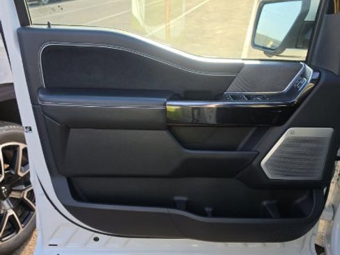 Used 2023 Ford F150 Lightning Platinum AWD/4WD image 8