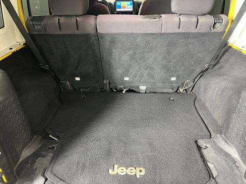 Used 2015 Jeep Wrangler Unlimited Sport image 21