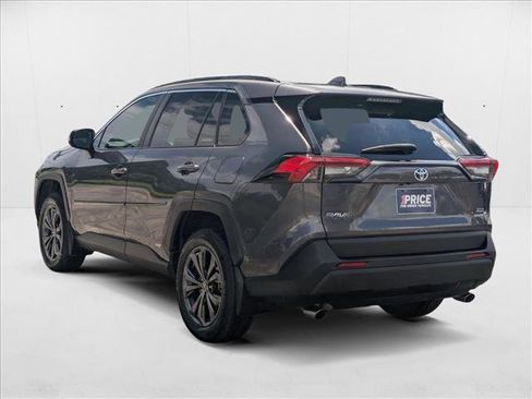 Used 2023 Toyota RAV4 XLE Premium image 7