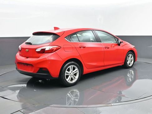 Used 2018 Chevrolet Cruze LT w/ Convenience Package FWD image 18