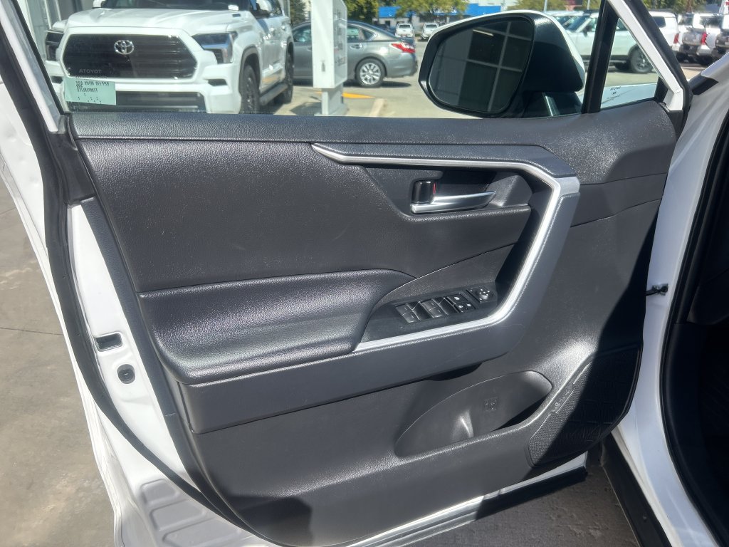 Certified 2025 Toyota RAV4 XLE AWD/4WD image 10