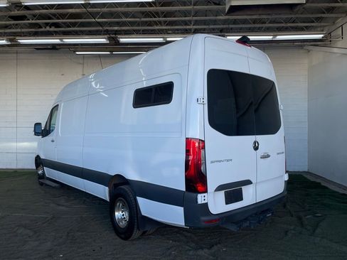 Used 2022 Mercedes-Benz Sprinter 3500 image 3