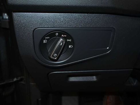 Used 2021 Volkswagen Tiguan SEL AWD/4WD image 18