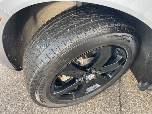 Used 2023 Buick Enclave Essence w/ Sport Touring Edition image 11