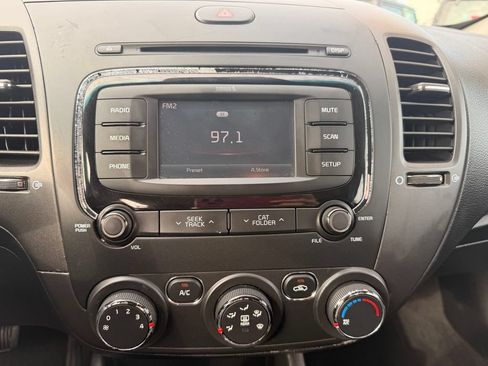 Used 2017 Kia Forte LX FWD image 16