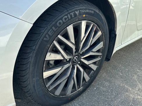 Certified 2023 Nissan Altima 2.5 SV FWD image 4